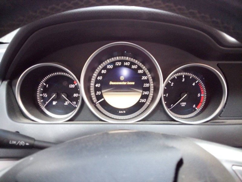 mercedes-benz clase c (w204) berlina del año 2012