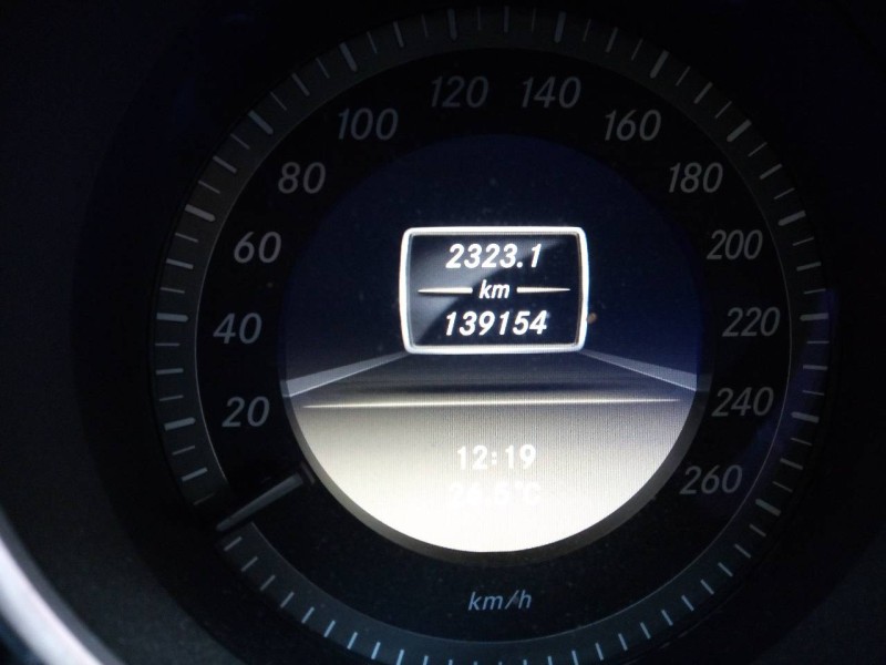 mercedes-benz clase c (w204) berlina del año 2012