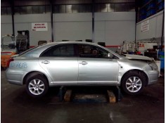 TOYOTA AVENSIS BERLINA (T25)