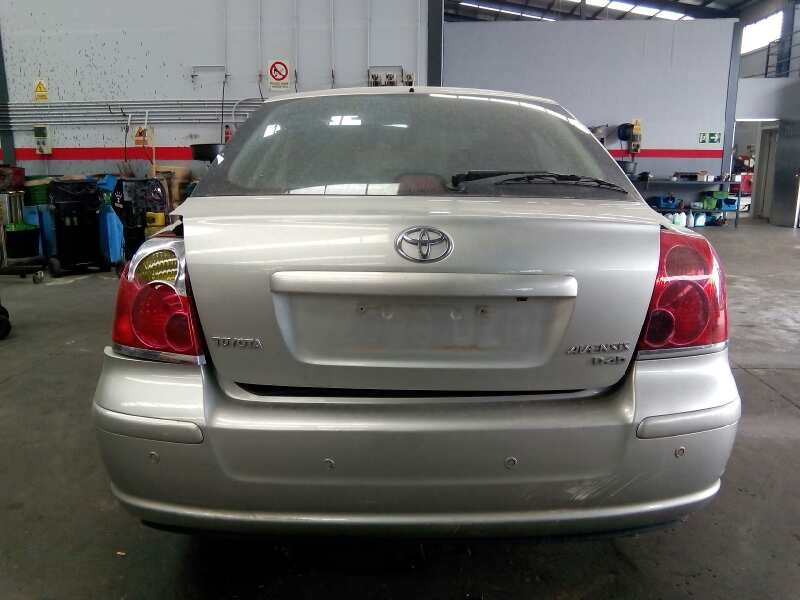 toyota avensis berlina (t25) del año 2006