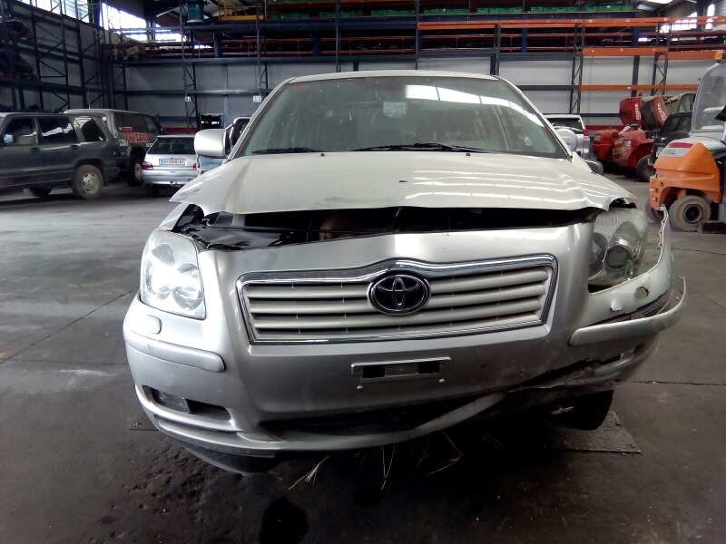 toyota avensis berlina (t25) del año 2006