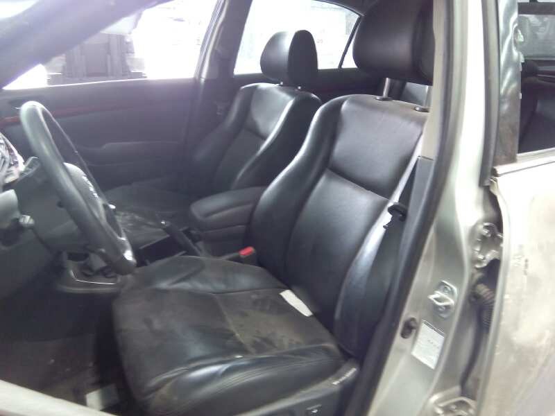 toyota avensis berlina (t25) del año 2006