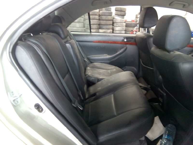 toyota avensis berlina (t25) del año 2006