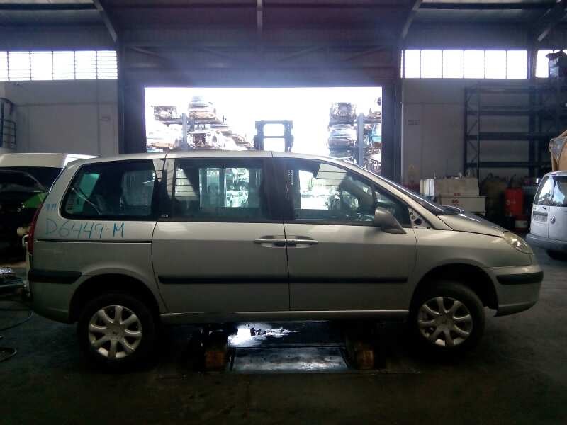 peugeot 807 del año 2003
