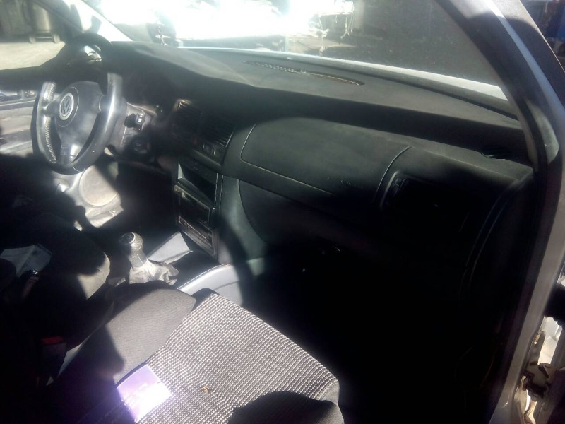 volkswagen golf iv berlina (1j1) del año 1999