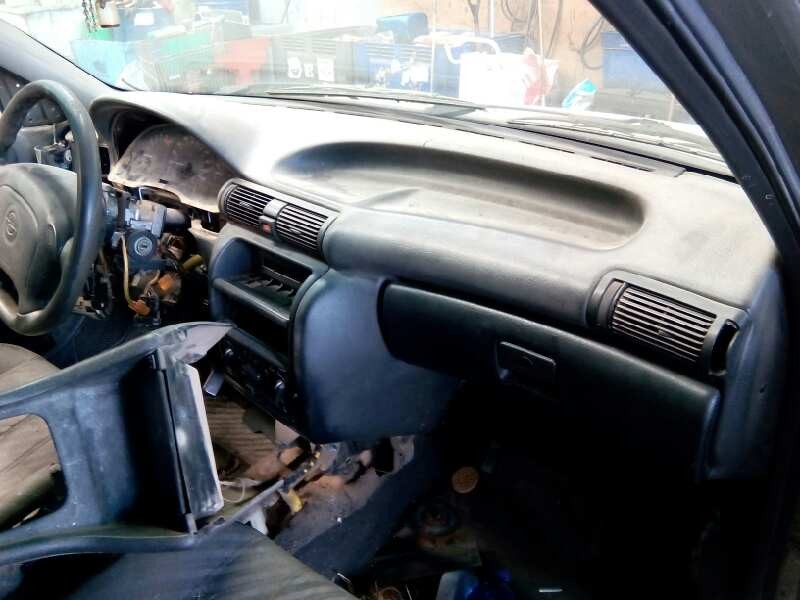 opel astra f berlina del año 1996