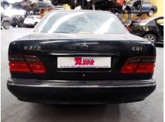mercedes-benz clase e (w210) berlina diesel del año 2001 2