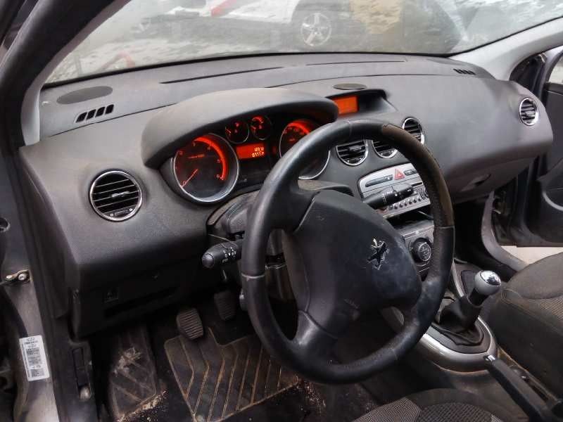 peugeot 308 del año 2008