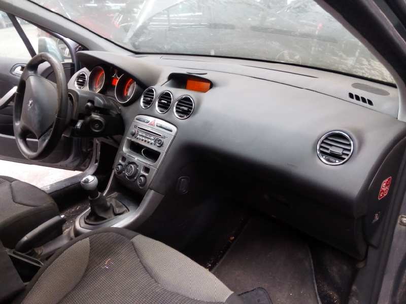 peugeot 308 del año 2008