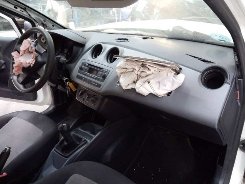 seat ibiza (6j5) del año 2013