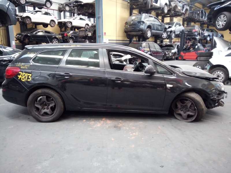 opel astra j sports tourer del año 2011