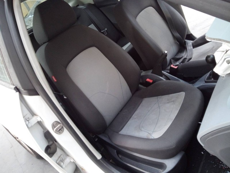 seat ibiza (6j5) del año 2013