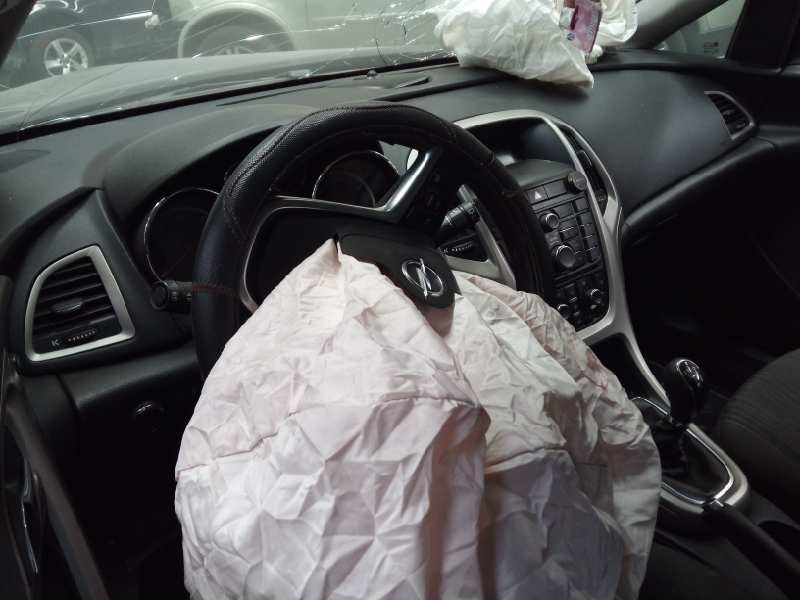 opel astra j sports tourer del año 2011