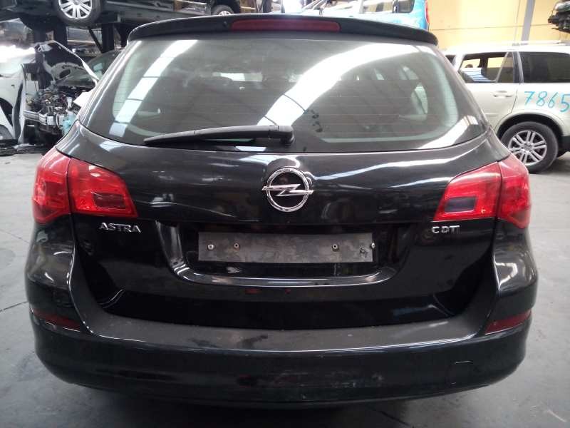 opel astra j sports tourer del año 2011