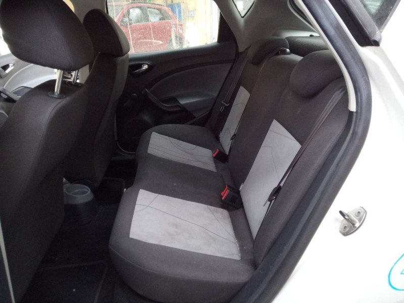 seat ibiza (6j5) del año 2013