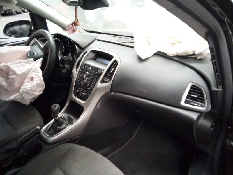 opel astra j sports tourer del año 2011