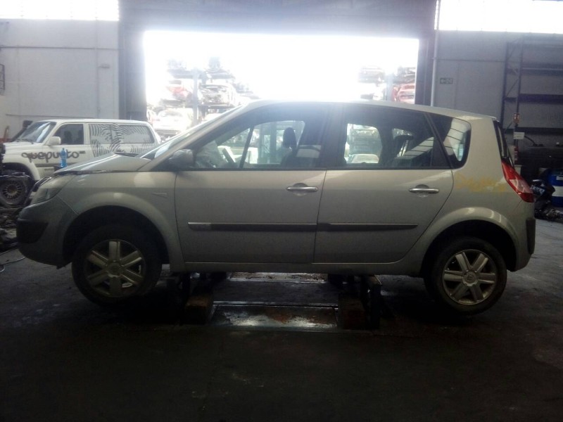 renault scenic ii del año 2004