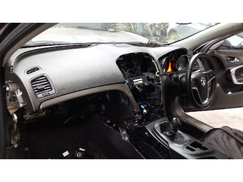 opel insignia berlina del año 2008