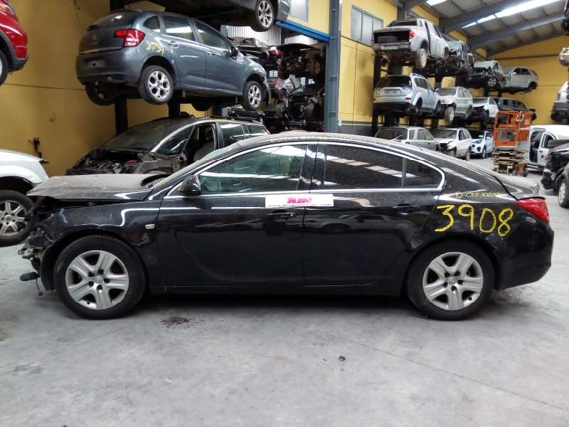 opel insignia berlina del año 2011