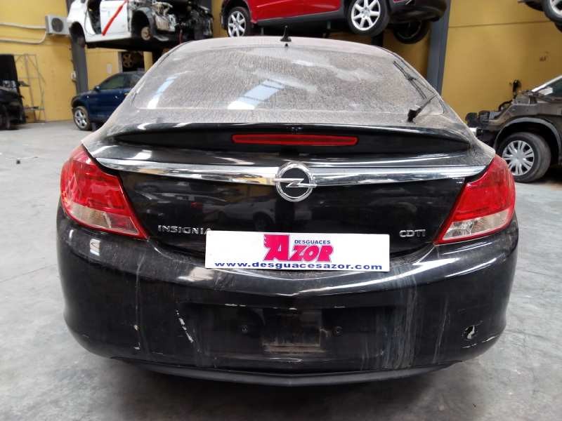 opel insignia berlina del año 2011