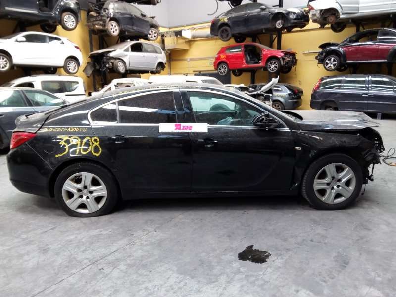 opel insignia berlina del año 2011