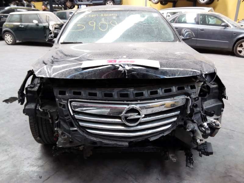 opel insignia berlina del año 2011