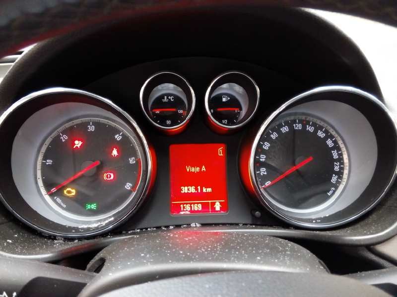 opel insignia berlina del año 2011