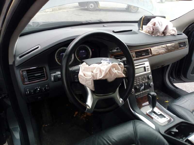 volvo s80 berlina del año 2010