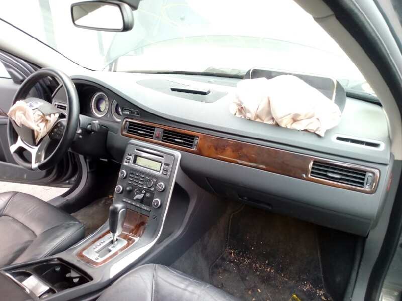 volvo s80 berlina del año 2010