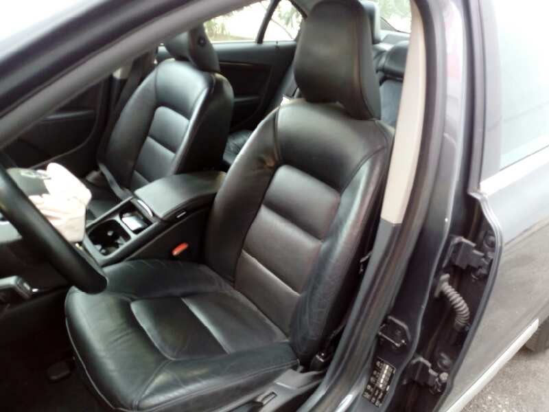 volvo s80 berlina del año 2010