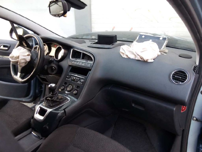 peugeot 5008 del año 2010