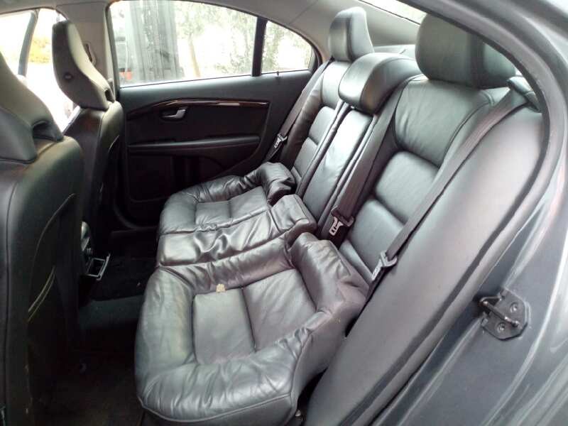 volvo s80 berlina del año 2010