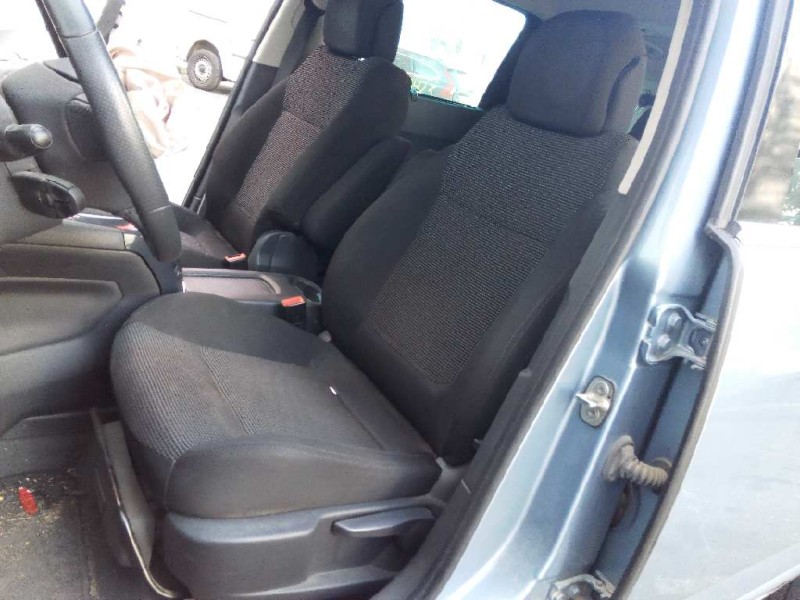 peugeot 5008 del año 2010