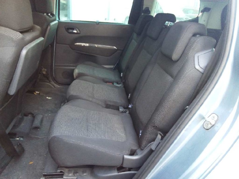 peugeot 5008 del año 2010