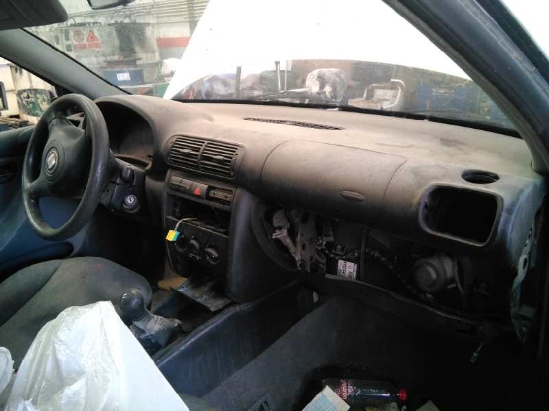 seat toledo (1m2) del año 2000
