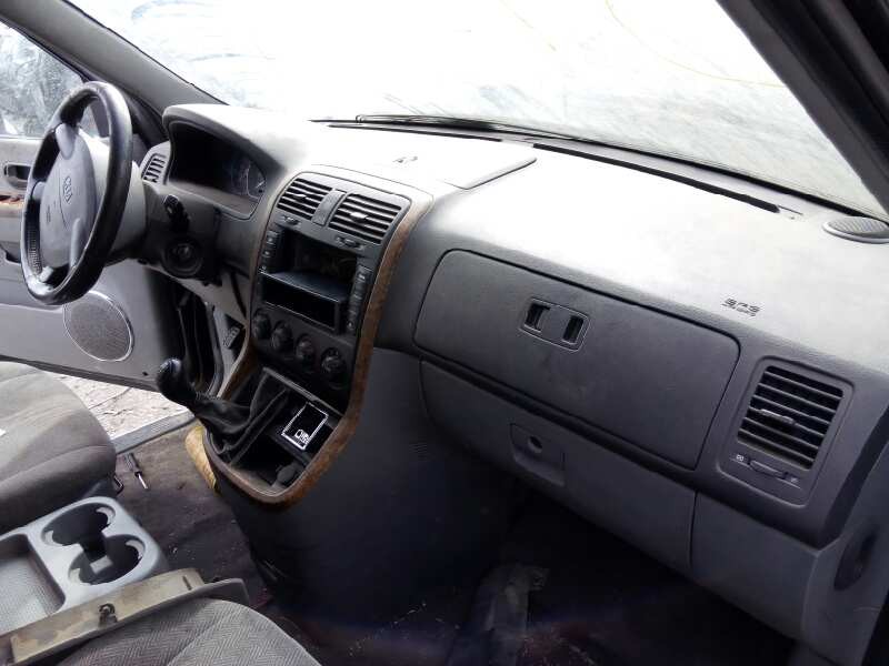 kia carnival ii del año 2002