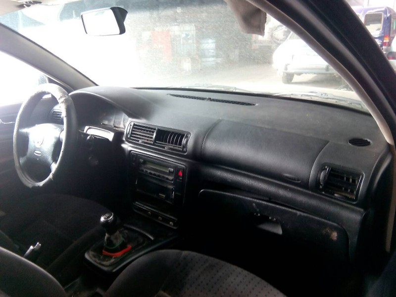 volkswagen passat berlina (3b2) del año 1999