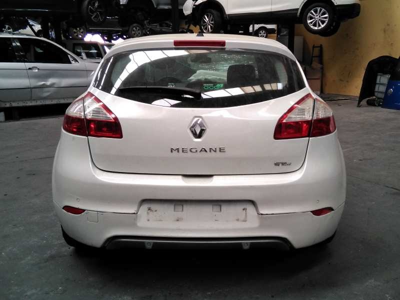 renault megane iii berlina 5 p del año 2012