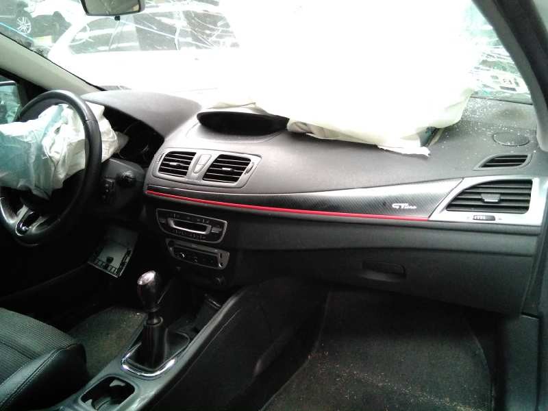 renault megane iii berlina 5 p del año 2012