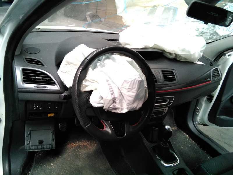 renault megane iii berlina 5 p del año 2012