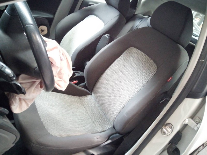 seat ibiza (6j5) del año 2009