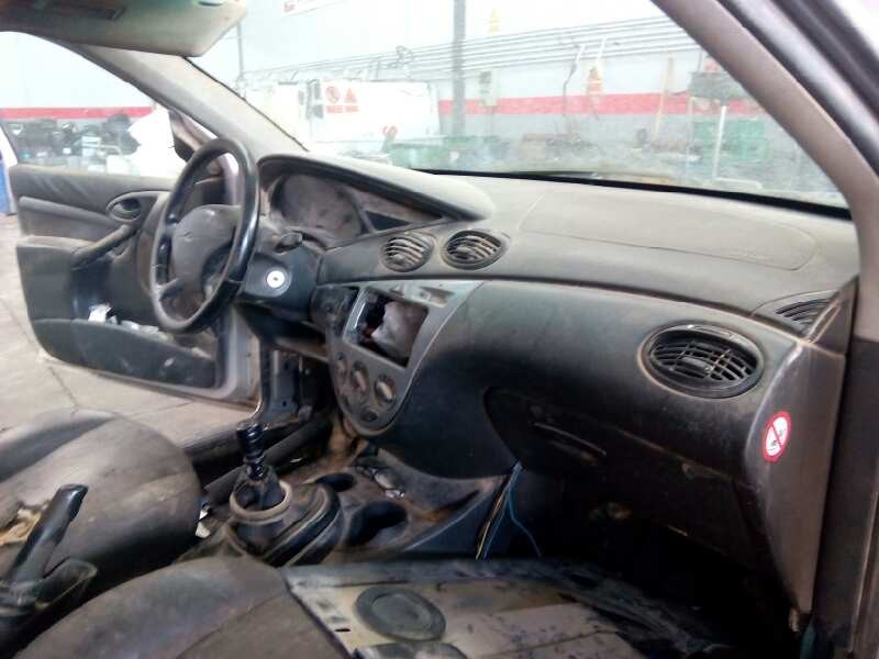 ford focus berlina (cak) del año 1998