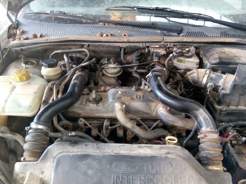 ford focus berlina (cak) del año 1998