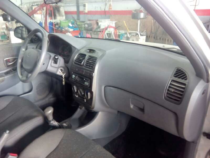 hyundai accent (lc) del año 2001