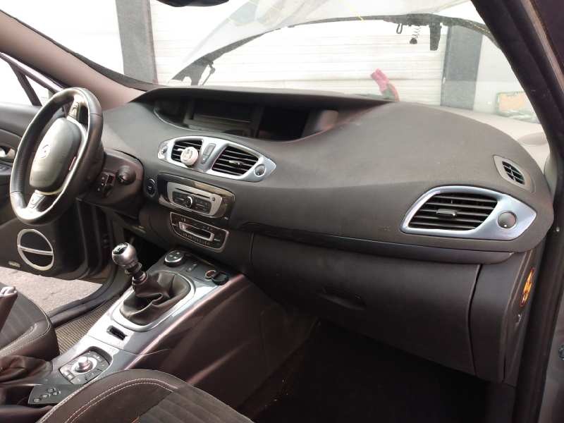 renault scenic iii del año 2015