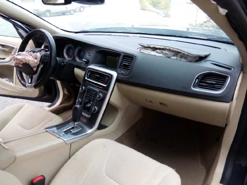 volvo v60 kombi del año 2011