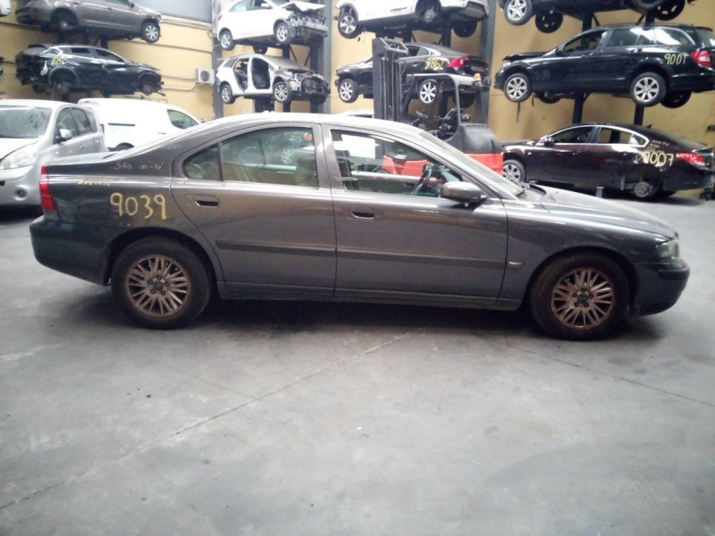volvo s60 berlina del año 2001