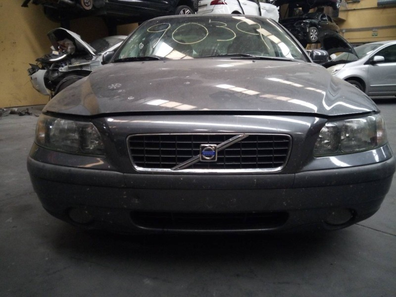 volvo s60 berlina del año 2001