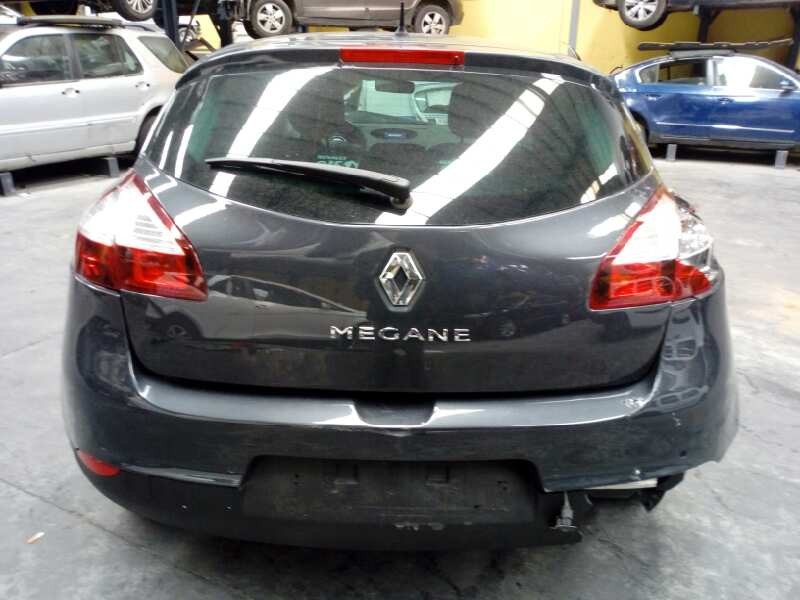 renault megane iii berlina 5 p del año 2015