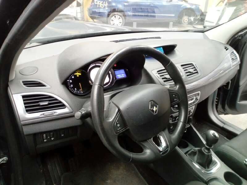 renault megane iii berlina 5 p del año 2015